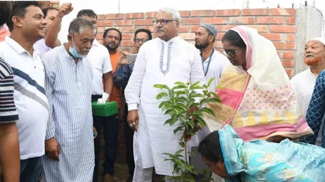 জামায়াত নেতার বাড়িতে ডেপুটি স্পিকারসহ সংসদ সদস্যদের মধ্যাহ্নভোজ